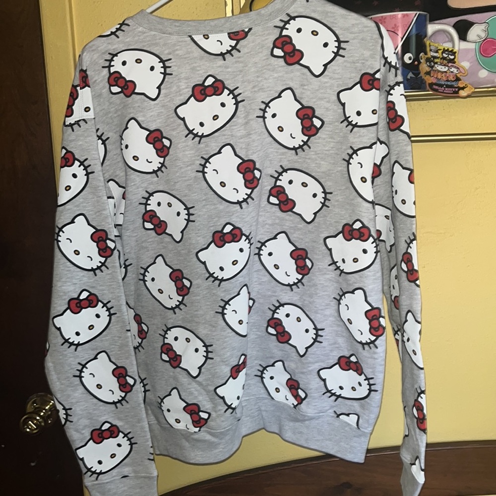 Hello Kitty Sweater! - Picture 2 of 3